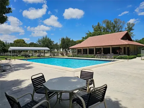 9520 Seagrape Drive Davie FL 33324