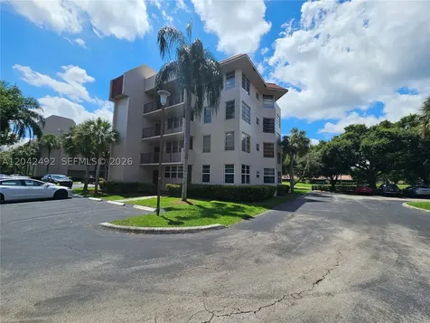 9520 Seagrape Drive Davie FL 33324