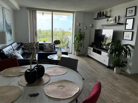 2000 NE 135th Street North Miami FL 33181