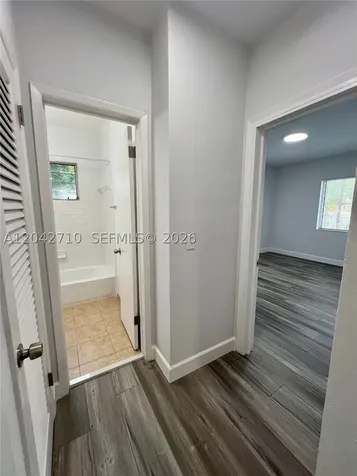 962 NW 6th Street Miami FL 33136