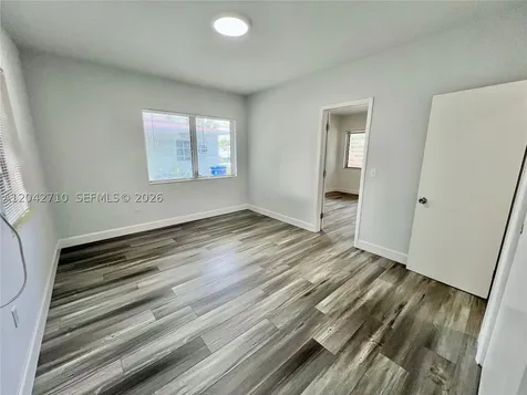 962 NW 6th Street Miami FL 33136