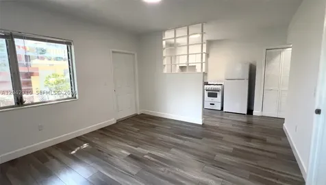 962 NW 6th Street Miami FL 33136