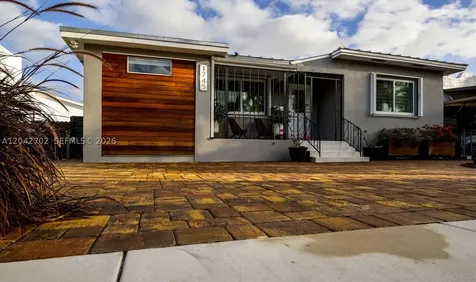 1745 SW 11th Terrace Miami FL 33135