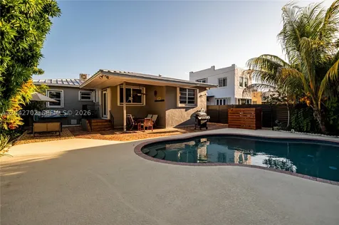 1745 SW 11th Terrace Miami FL 33135