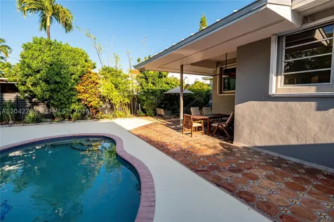 1745 SW 11th Terrace Miami FL 33135