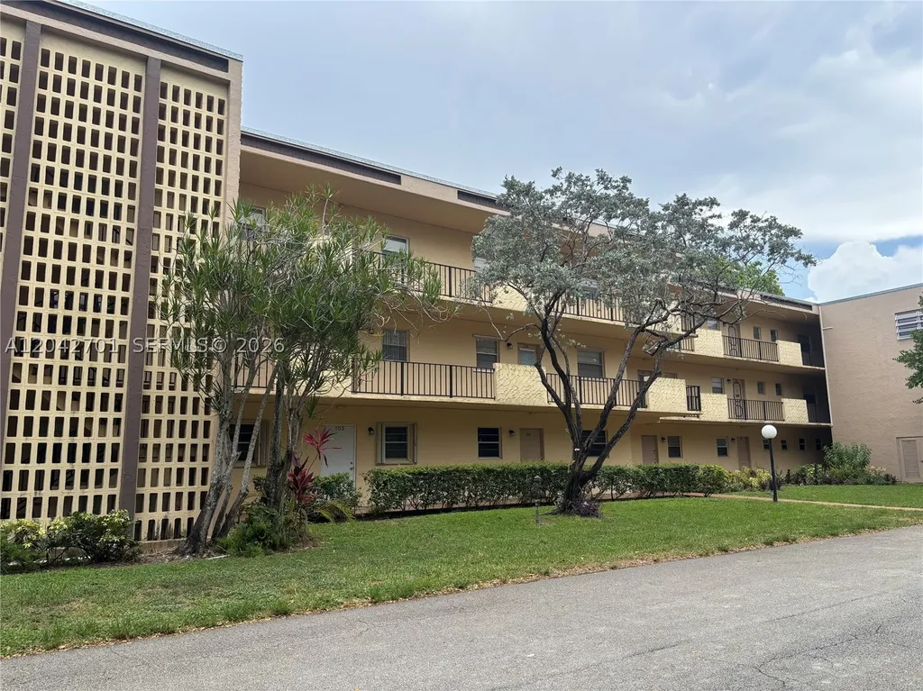 300 Berkley Road Hollywood FL 33024