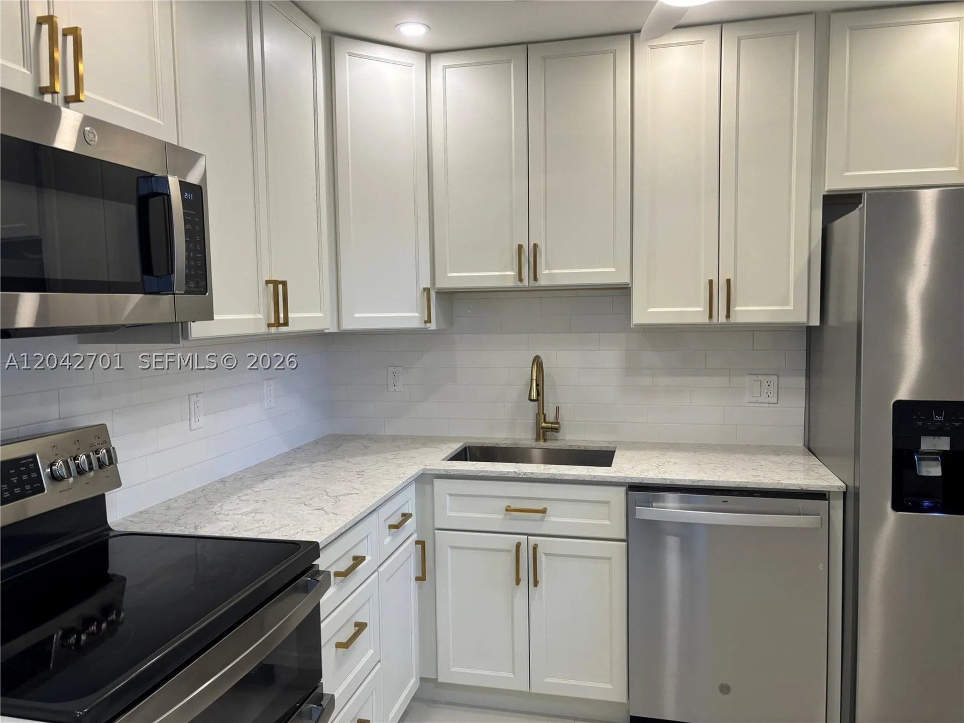 300 Berkley Road Hollywood FL 33024
