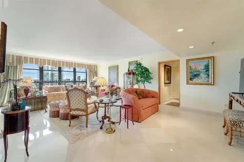 9 Island Avenue Miami Beach FL 33139