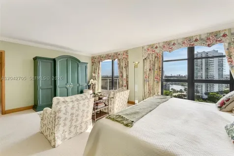 9 Island Avenue Miami Beach FL 33139