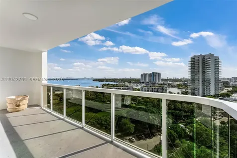 9 Island Avenue Miami Beach FL 33139