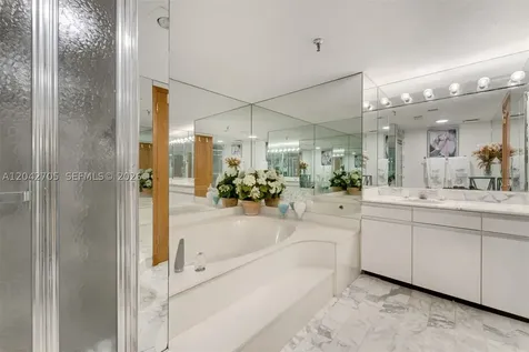 9 Island Avenue Miami Beach FL 33139