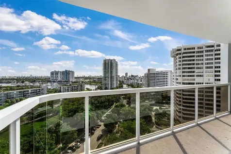 9 Island Avenue Miami Beach FL 33139