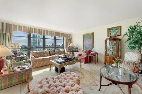 9 Island Avenue Miami Beach FL 33139