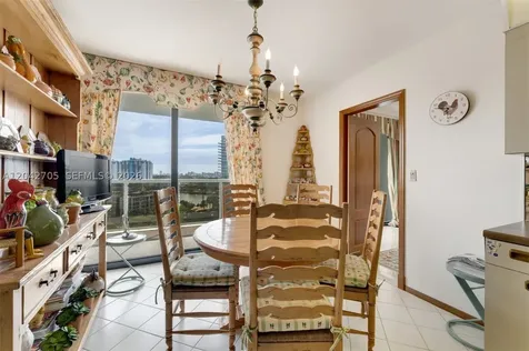 9 Island Avenue Miami Beach FL 33139
