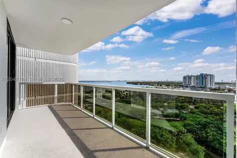 9 Island Avenue Miami Beach FL 33139