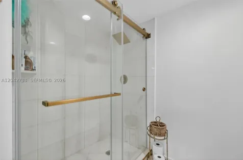 3500 Mystic Pointe Drive Aventura FL 33180