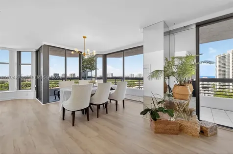 3500 Mystic Pointe Drive Aventura FL 33180