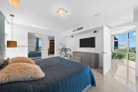 20100 W Country Club Drive Aventura FL 33180