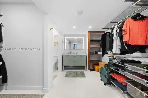 20100 W Country Club Drive Aventura FL 33180