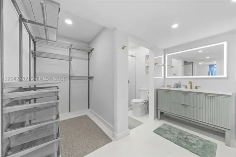 20100 W Country Club Drive Aventura FL 33180