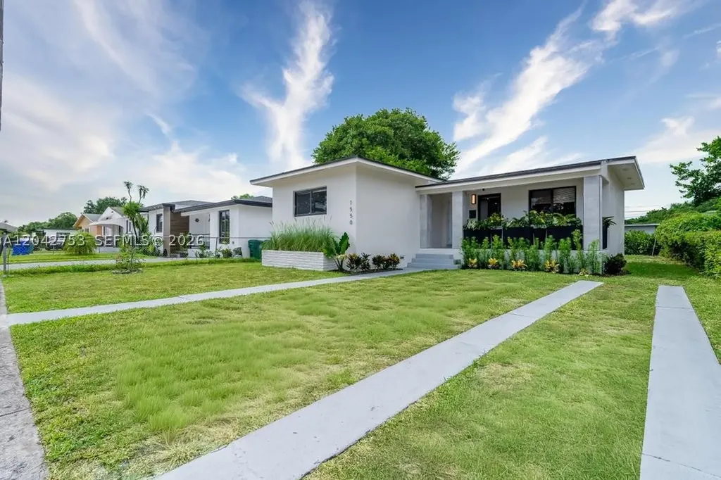 1550 NW 52nd Street Miami FL 33142