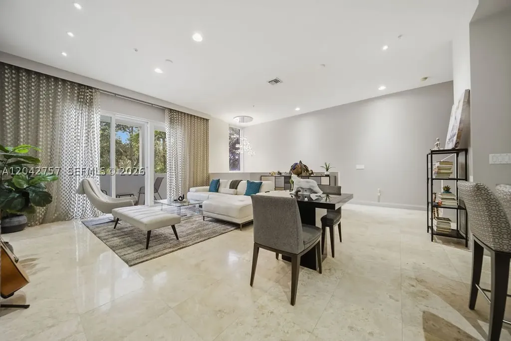 710 NE 3rd Avenue Fort Lauderdale FL 33304
