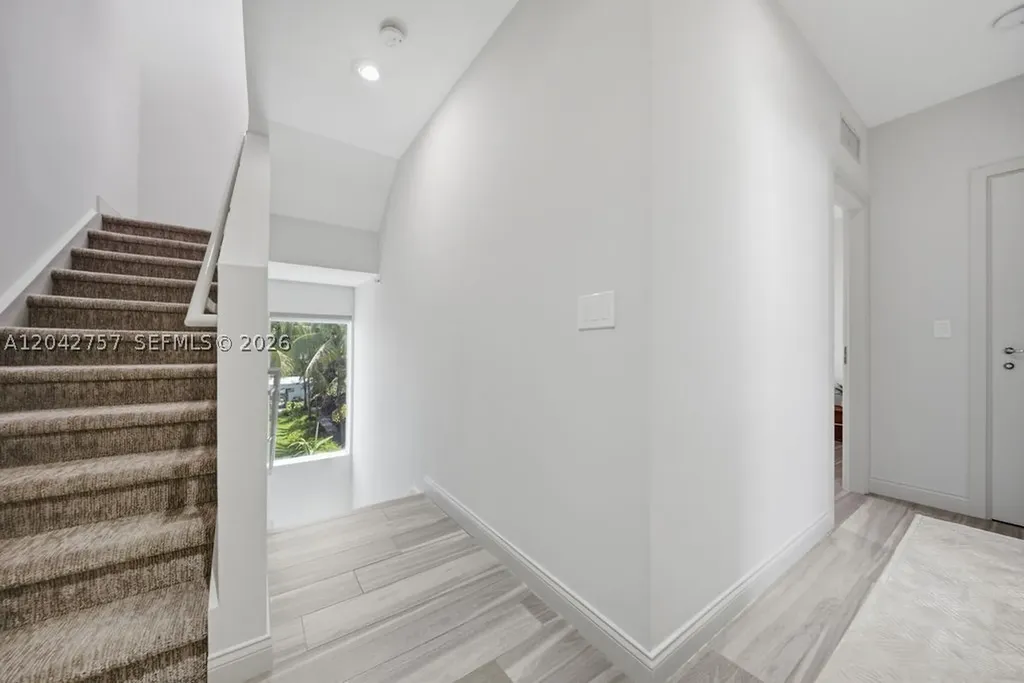 710 NE 3rd Avenue Fort Lauderdale FL 33304
