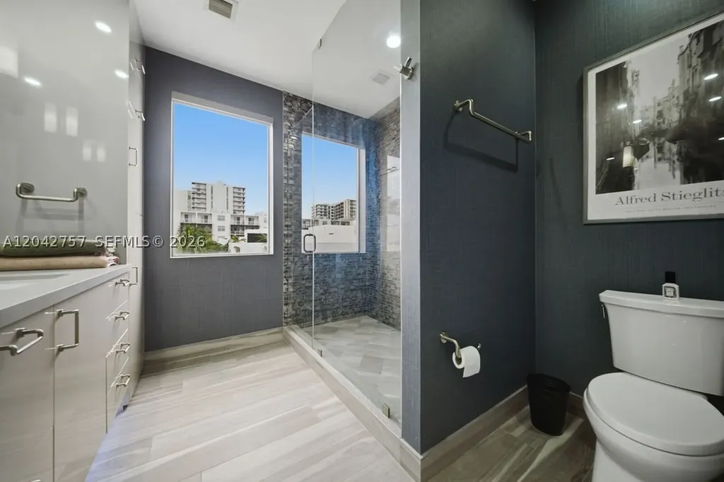 710 NE 3rd Avenue Fort Lauderdale FL 33304