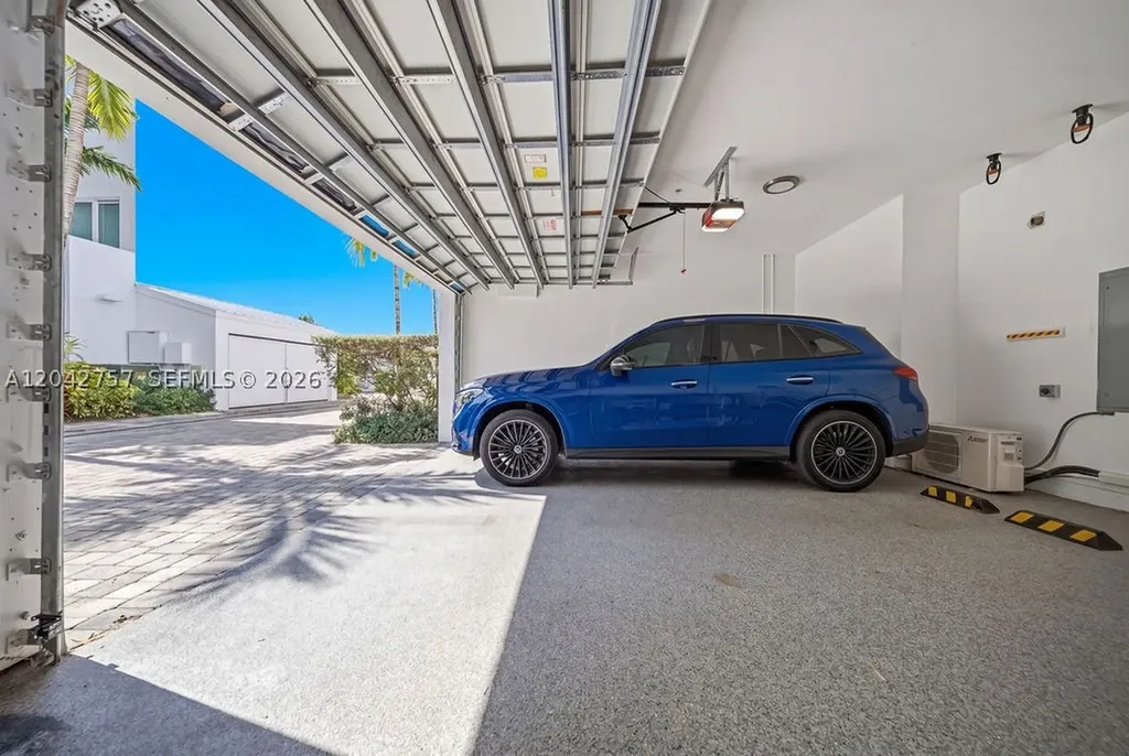 710 NE 3rd Avenue Fort Lauderdale FL 33304