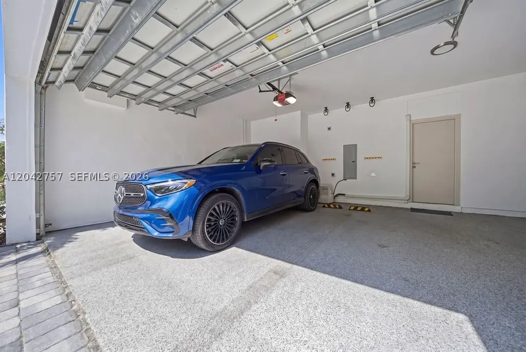 710 NE 3rd Avenue Fort Lauderdale FL 33304