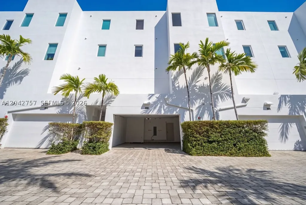 710 NE 3rd Avenue Fort Lauderdale FL 33304