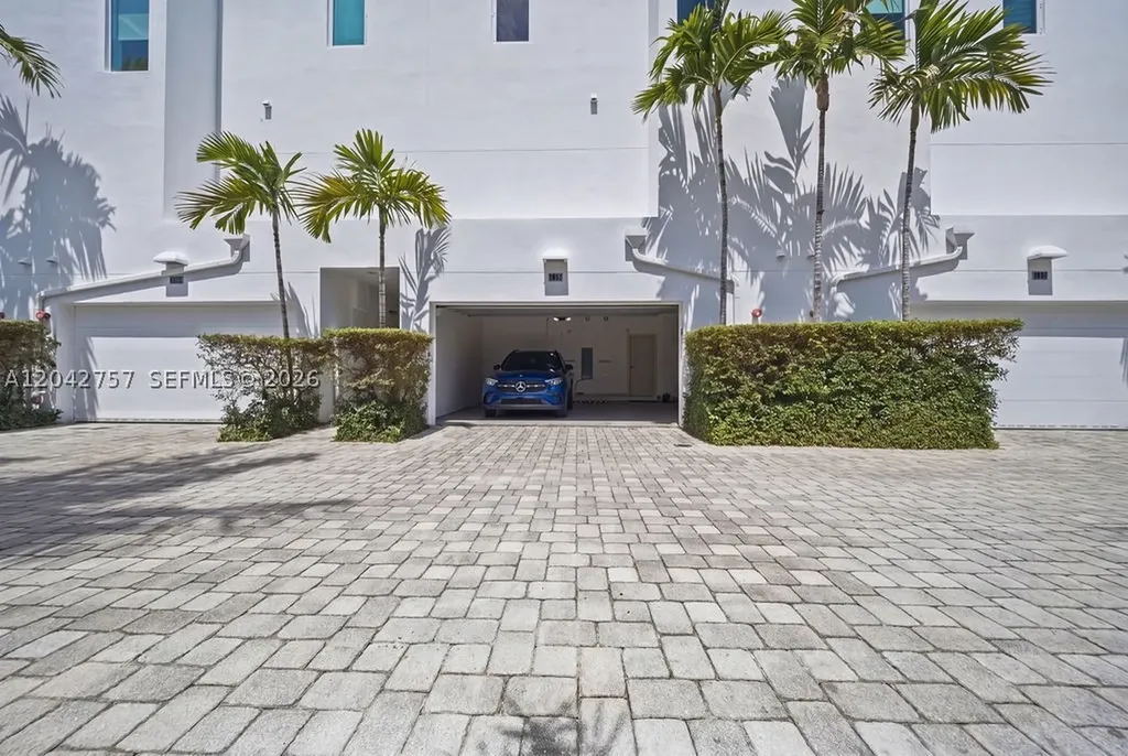 710 NE 3rd Avenue Fort Lauderdale FL 33304
