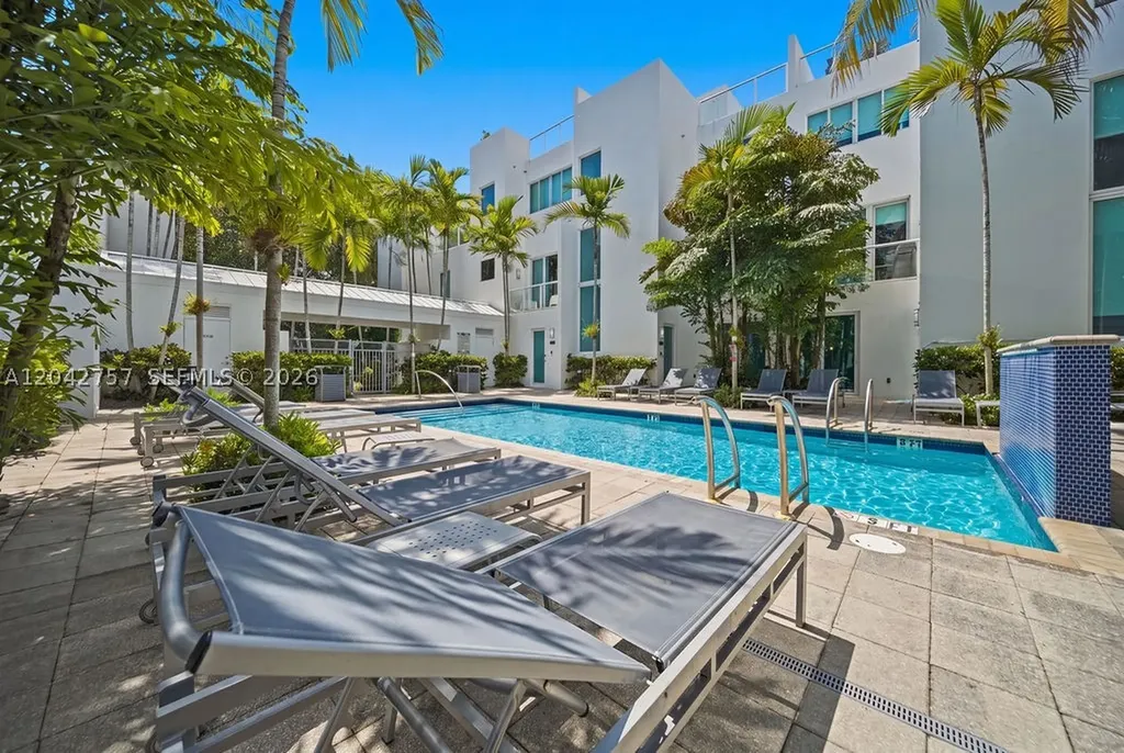 710 NE 3rd Avenue Fort Lauderdale FL 33304