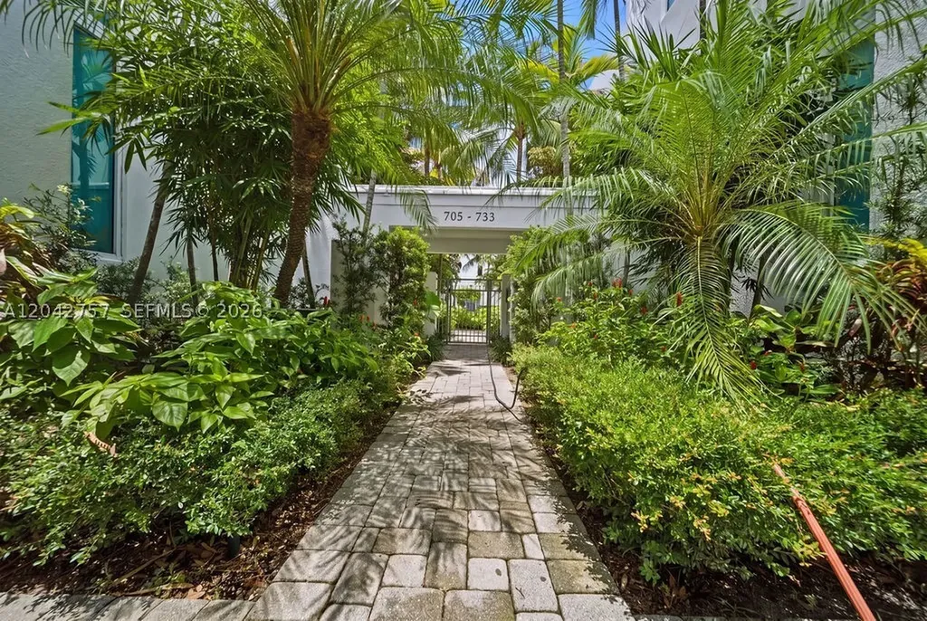 710 NE 3rd Avenue Fort Lauderdale FL 33304