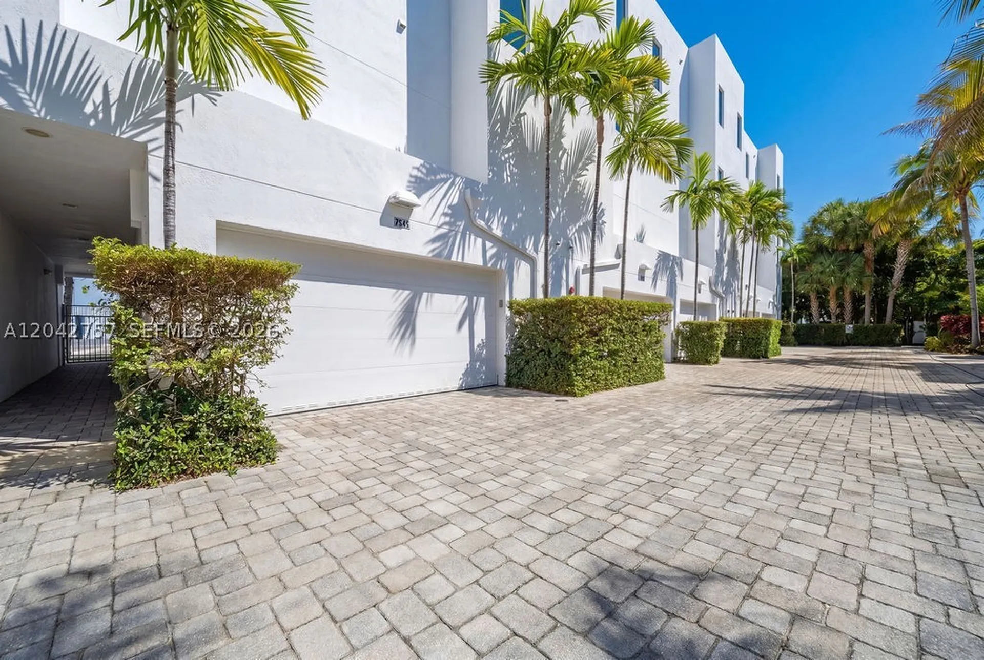 710 NE 3rd Avenue Fort Lauderdale FL 33304