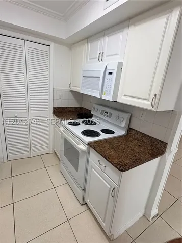 17600 NW 68th Avenue Hialeah FL 33015
