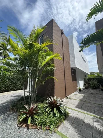 2947 SW 27th Terrace Miami FL 33133