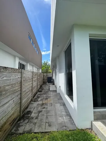2947 SW 27th Terrace Miami FL 33133