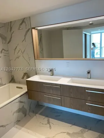 9521 E Bay Harbor Drive Bay Harbor Islands FL 33154
