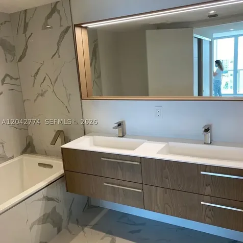 9521 E Bay Harbor Drive Bay Harbor Islands FL 33154