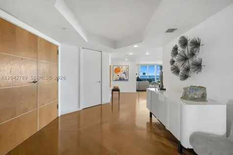 400 S Pointe Drive Miami Beach FL 33139