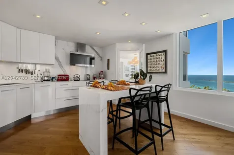 400 S Pointe Drive Miami Beach FL 33139