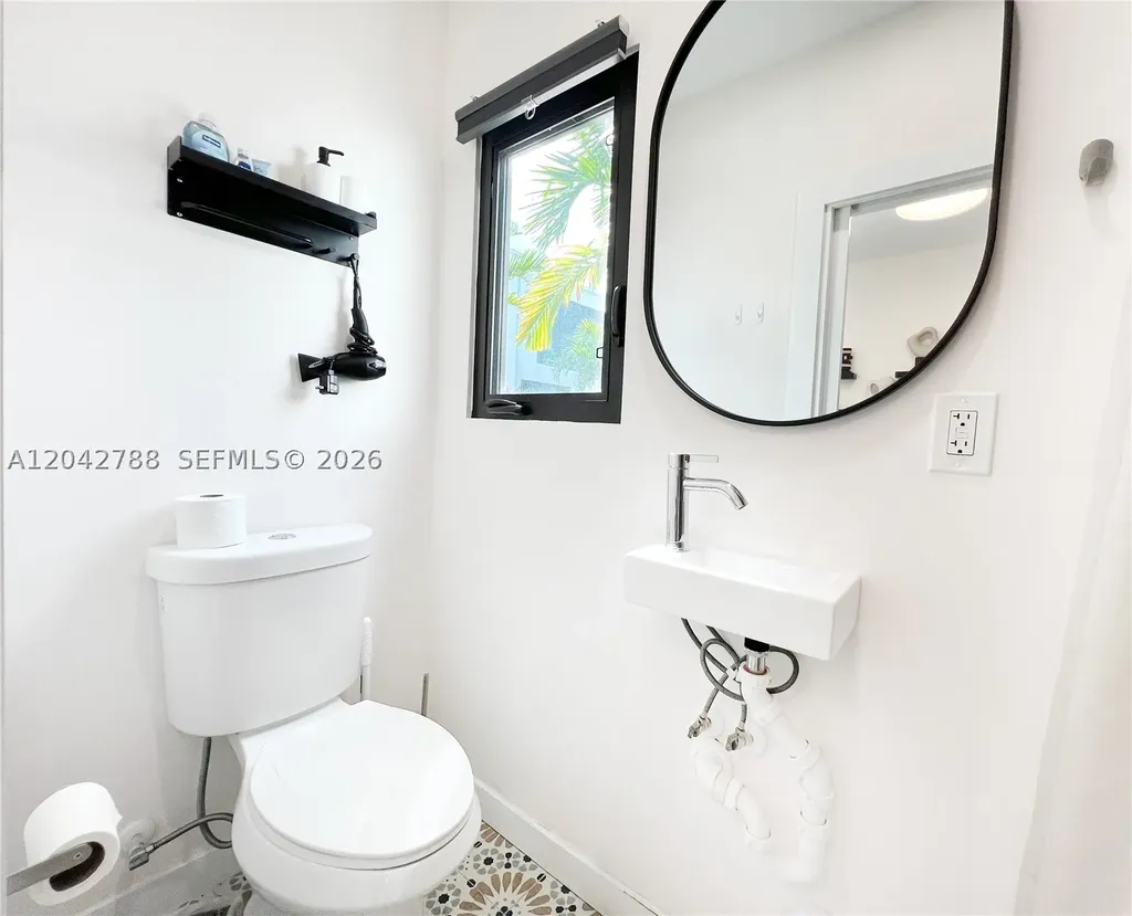 1240 NE 17th Avenue Fort Lauderdale FL 33304