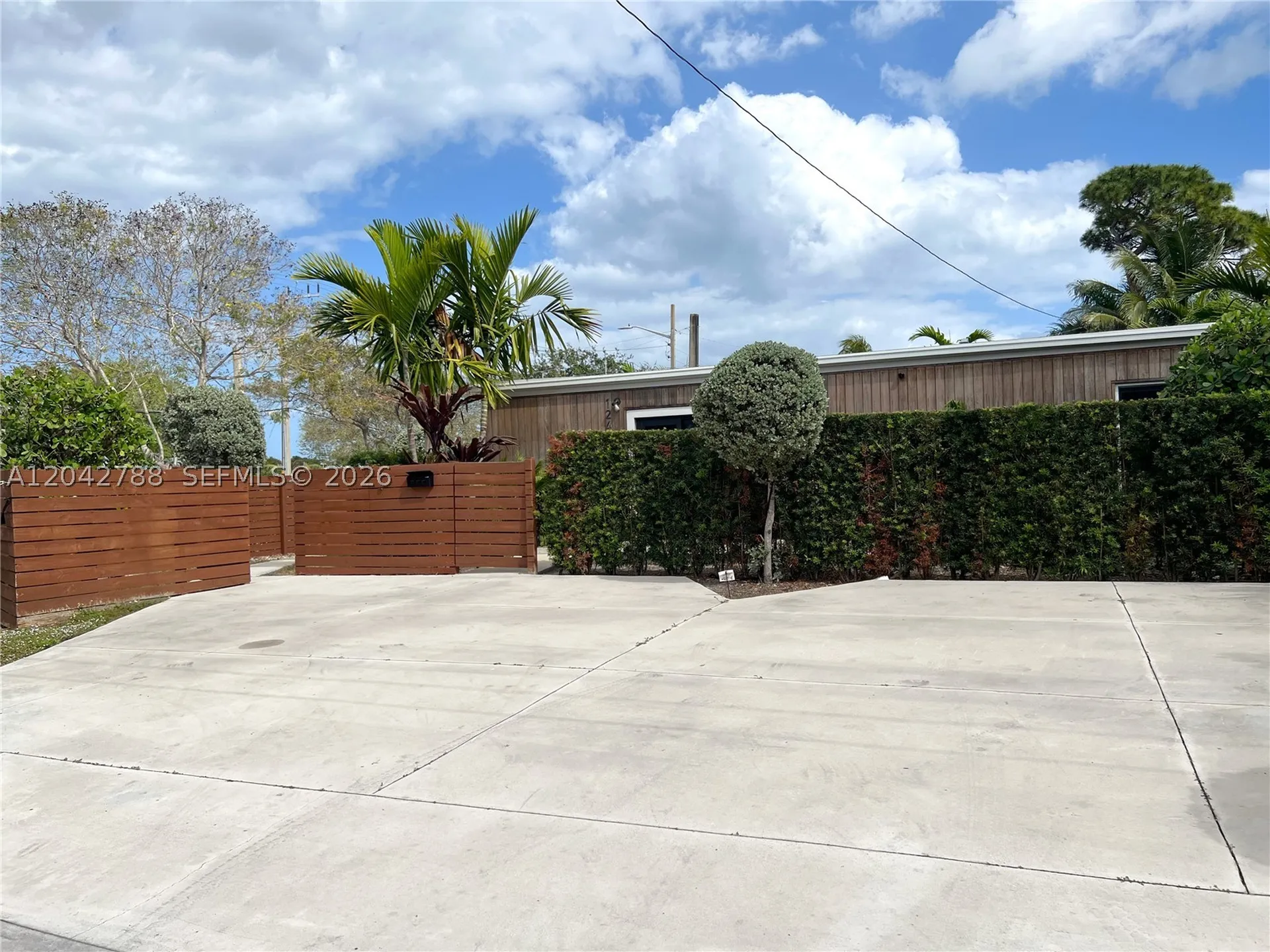 1240 NE 17th Avenue Fort Lauderdale FL 33304