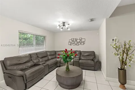 9840 NW 28th Terrace Doral FL 33172