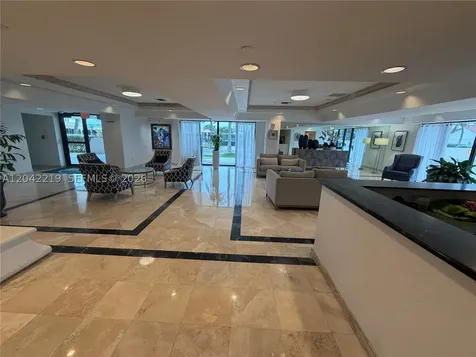 2625 Collins Avenue Miami Beach FL 33140