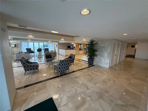 2625 Collins Avenue Miami Beach FL 33140