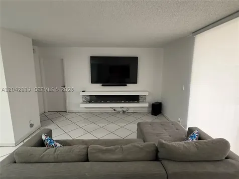 2625 Collins Avenue Miami Beach FL 33140