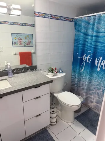 2625 Collins Avenue Miami Beach FL 33140