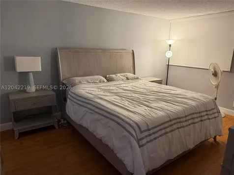 2625 Collins Avenue Miami Beach FL 33140